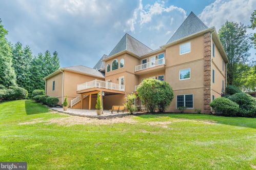 17 Westwind Dr, Lemoyne PA  17043-1233 exterior