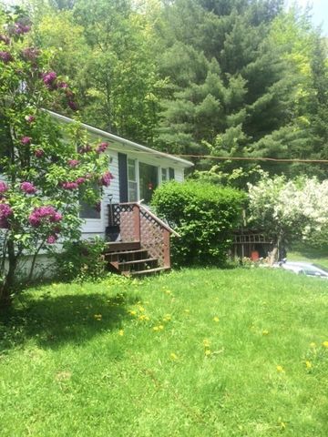 8 Dunpatrick Cir, Montpelier, VT 05602-2132