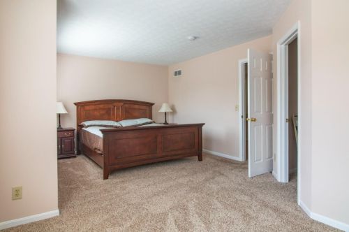 4029 Ashwood Ct, Cincinnati, OH 45245-4102