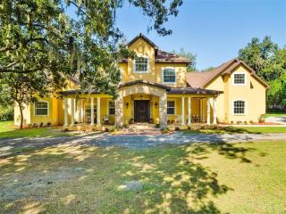 1114 Pam Dr, Brandon, FL 33510-3016