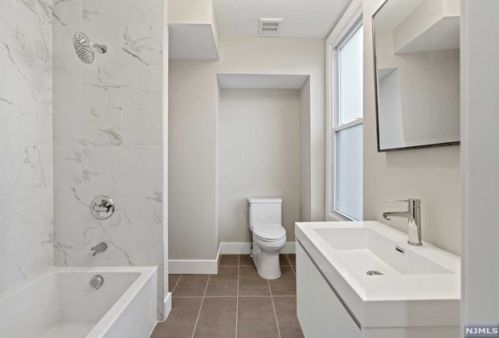 410 26th St, Union City NJ  07087-4511 exterior