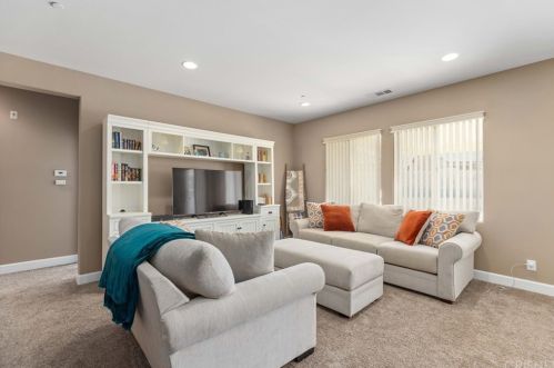 1724 Milling St, Lancaster CA exterior