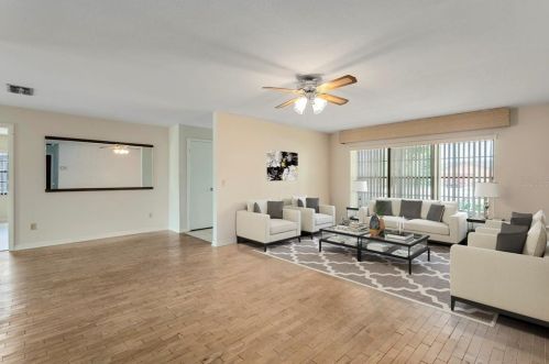 355 Buenaventura Blvd, Kissimmee, FL 34743-5301