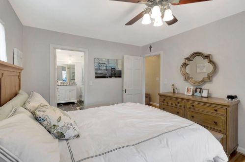 3935 Eileen Dr, Cincinnati OH 45209-2016 exterior