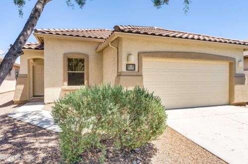 9682 Deimos Dr, Tucson, AZ 85743-7461