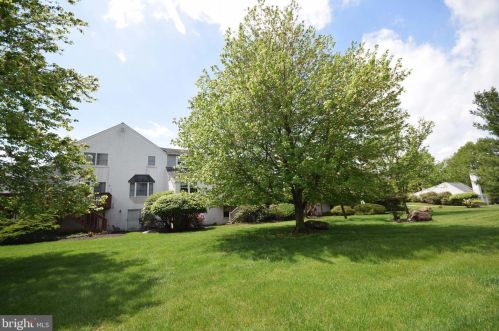 45 Hunters Run, Newtown Square, PA 19073-3928