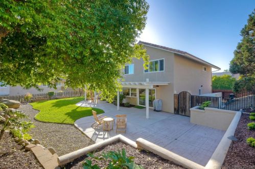 16993 Cresta Dr, San Diego CA 92128-2311 exterior