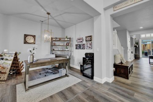 585 Topeka Ln, Vacaville CA 95687-4353 exterior