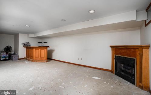 627 Coates Ln, Norristown PA  19406-2558 exterior