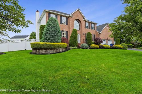 43 Shawnee Way, Morganville, NJ 07751-2010