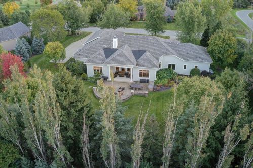 1410 Bristlecone Dr, Chenequa WI  53029-8653 exterior