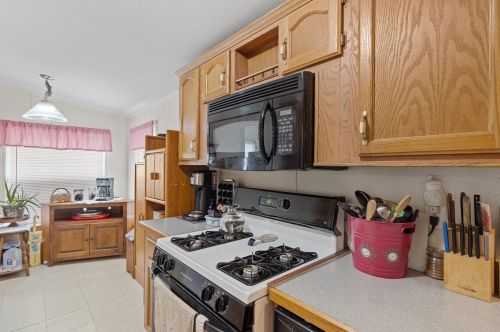 251 Fire Pond Rd, Hopkinton NH  03229-2923 exterior