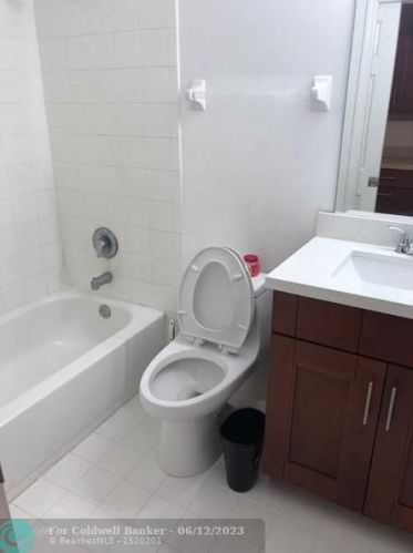 7970 18th Ct, Hollywood FL  33024-3676 exterior