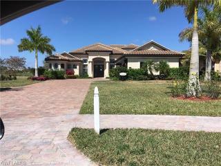 3449 Runaway Ln, Naples, FL 34114-8413