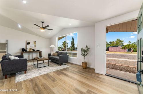 6834 New Hampshire Dr, Tucson, AZ 85710-4718