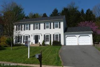 285 Terrie Dr, Dulles VA  20165-5843 exterior