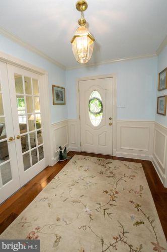 41 Eagle Mount Dr, Southampton, PA 18954-1430