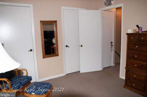 34 Mallard Ct, Charles Town WV  25414-5804 exterior