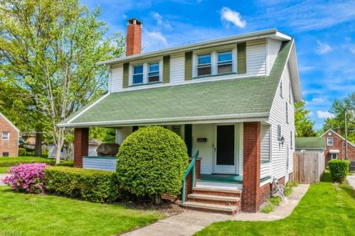 1093 Parkside Dr, Alliance, OH 44601-3733