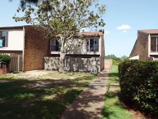 4738 Huron Dr, Pensacola, FL 32507-8737