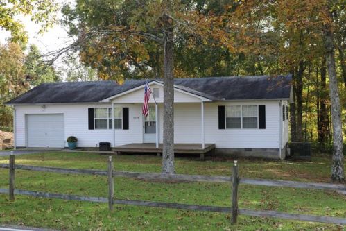 433 Flynns Cove Rd, Crossville, TN 38572-1851