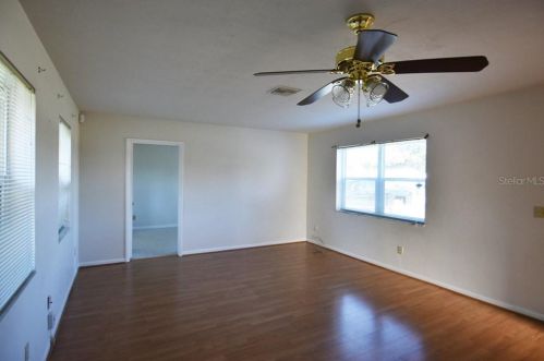 970 Shorecrest Ave, Deltona, FL 32725-7653