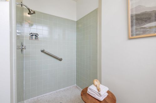 13050 Brookpark Rd, Oakland CA  94619-3504 exterior