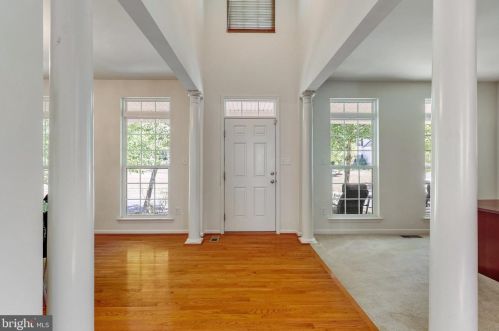 11 Broad Way, Lovettsville VA  20180-8608 exterior