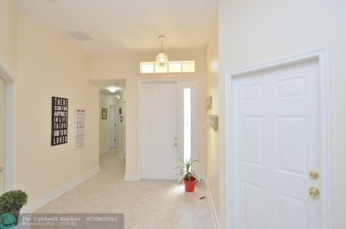 15729 54th Ct, Hollywood, FL 33027-5619