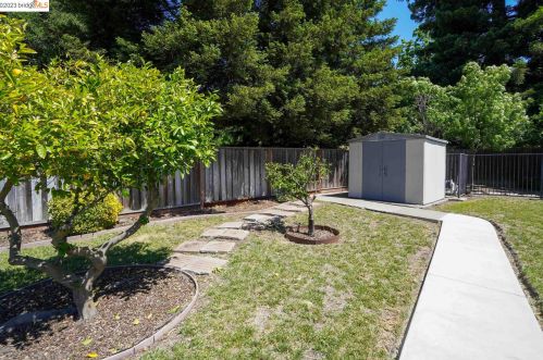 2322 Olinda Ct, Pinole CA  exterior