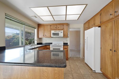 503 Oak Vista Ln, Santa Rosa, CA 95409-6386