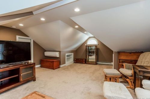 53 Paul St, Bristol CT  06010-5578 exterior