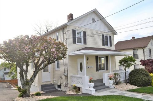 24 Prospect Ave, Crotonville, NY 10562-4306