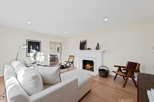 6554 Colbath Ave, Van Nuys CA  91401-1503 exterior