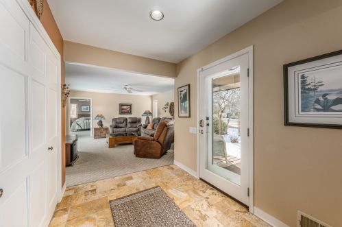 8801 Hart Dr, Waterford WI  53185-1364 exterior