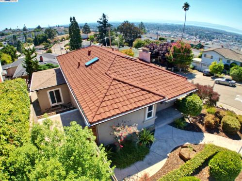 2400 Prosperity Way, San Leandro CA  94578-1124 exterior