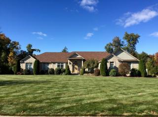 33 Lauren Ln, Southwick, MA 01077-9385