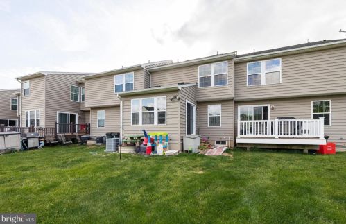 135 Sandpiper Ct, Gilbertsville PA  19525-8118 exterior