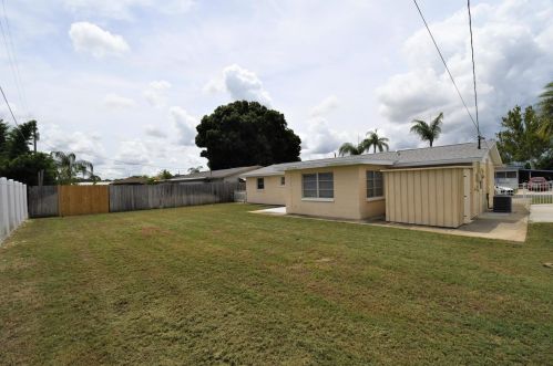 4031 Reggie Dr, Tarpon Springs FL  34691-3547 exterior