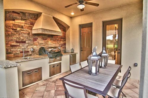 3285 Runaway Ln, Naples, FL 34114-8464