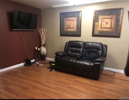 3239 Barker Ave, Bronx, NY 10467-6321