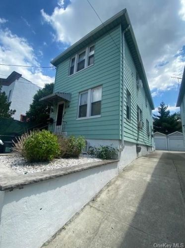 2824 Wellman Ave, Bronx NY  10461-5425 exterior