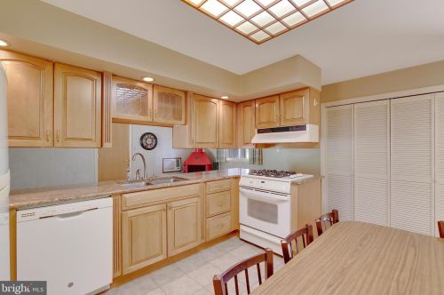 2136 Old Skippack Rd, Harleysville PA  19438-1367 exterior