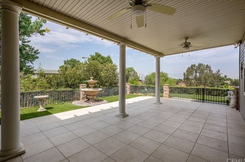 1721 Morning Dove Ln, Redlands CA  92373-5383 exterior