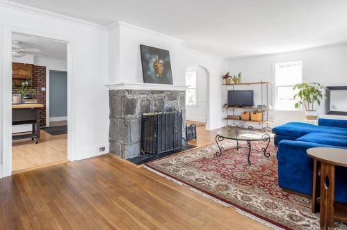 43 Chestnut St, Bridgeport, CT 06604-2639