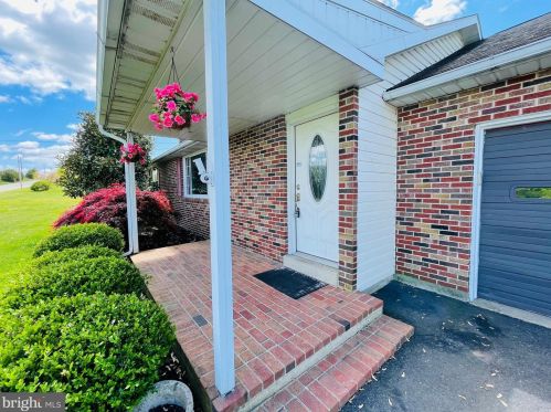 2879 Perkiomenville Rd, Harleysville PA  19438-1343 exterior