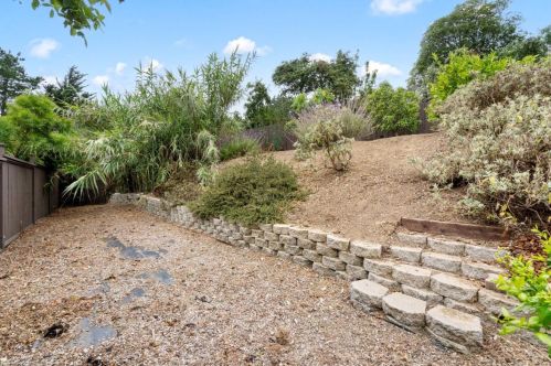 1128 Manzanita Dr, Pacifica CA  94044-4347 exterior