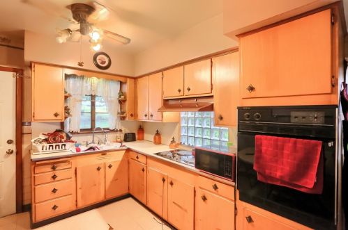 68 Shenango Blvd, Hermitage PA  16121-1736 exterior