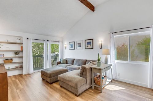 1722 Mountain Terrace Ln, Montebello CA  90640-2052 exterior