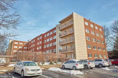 200 Maple Ave, Falls Church, VA 22046-4324